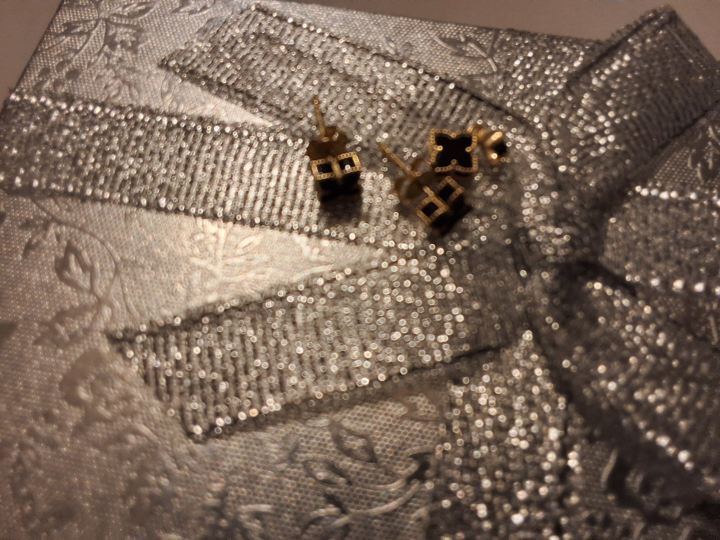 Genuine 18 Carats Saudi Gold Earrings with Small Pendant - Hallmarked
