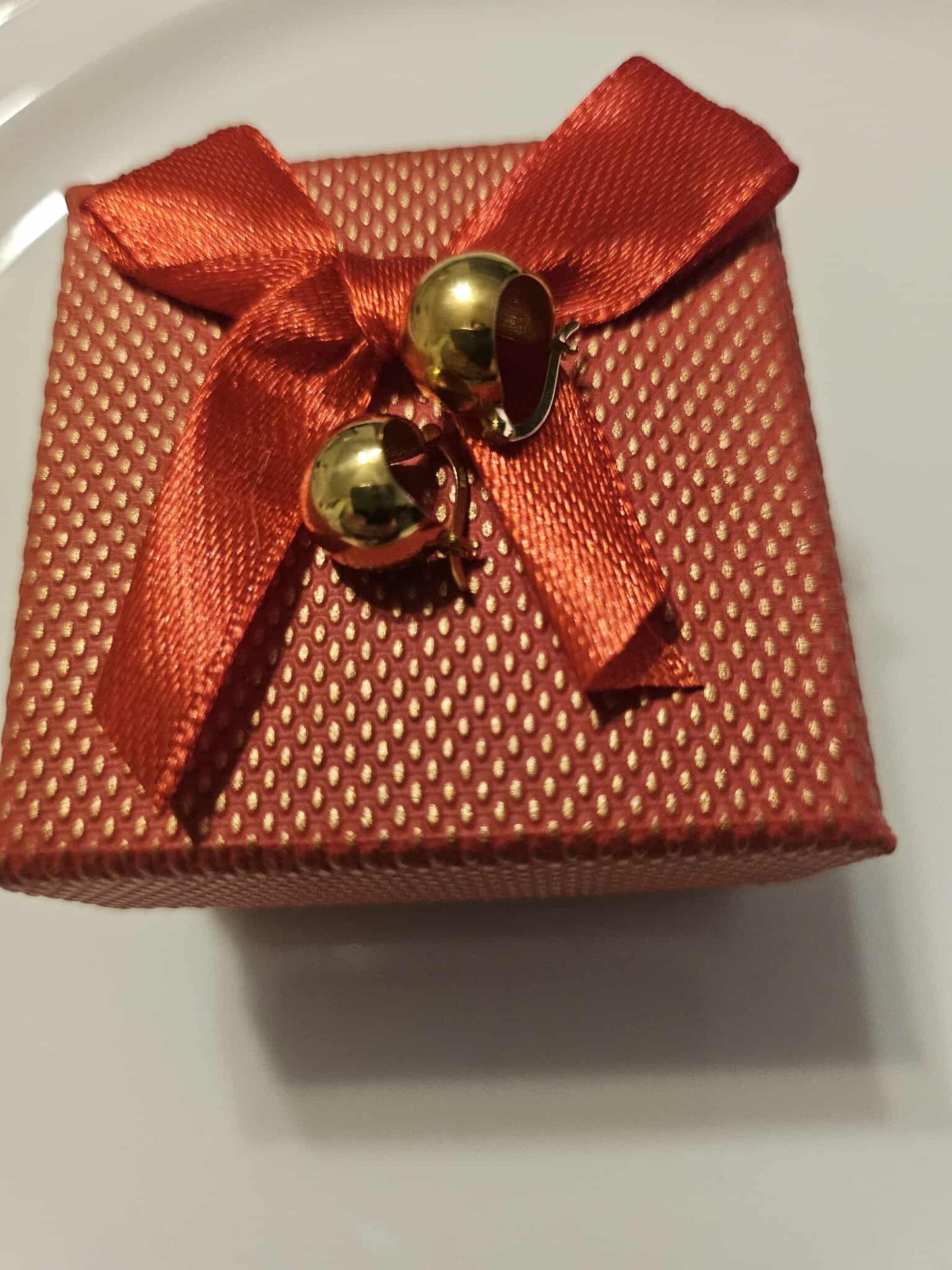 18-Carat Saudi Gold Earrings with Hallmark