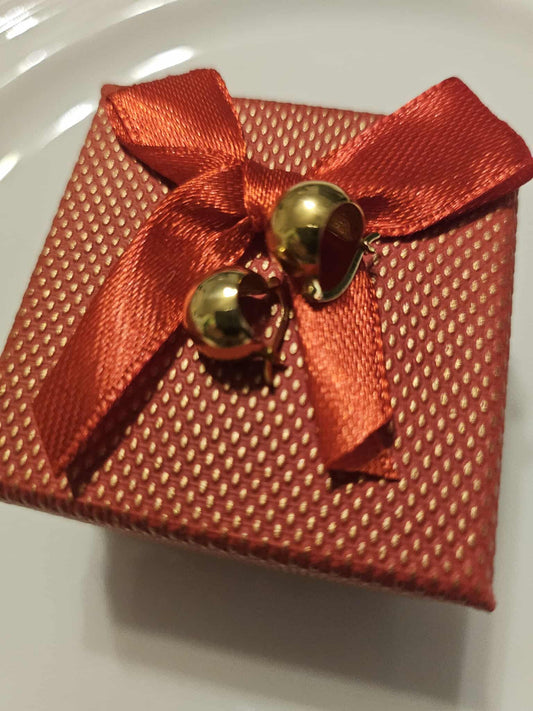 18-Carat Saudi Gold Earrings with Hallmark