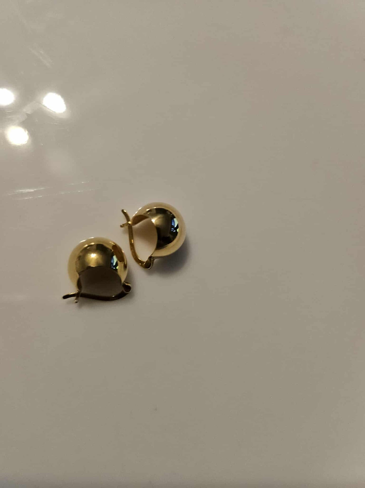 18-Carat Saudi Gold Earrings with Hallmark